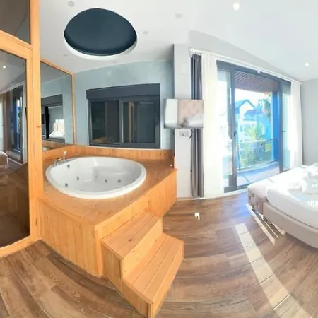 Peaceful Villas-luxury-jacuzzi-sauna Villa
